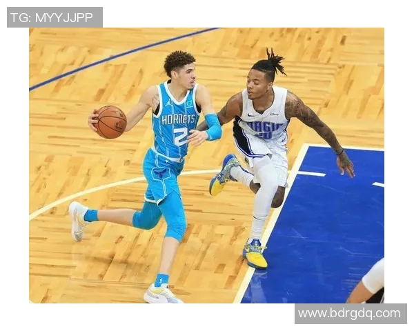 哈维西蒙斯：新生代足球明星的崛起与未来发展潜力分析